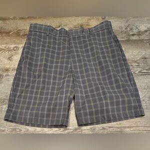 Walter Hagen Golf  Shorts Size 36 with Modern Design